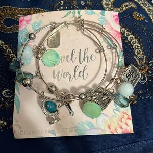 Travel the world bangle bracelet set, nwt